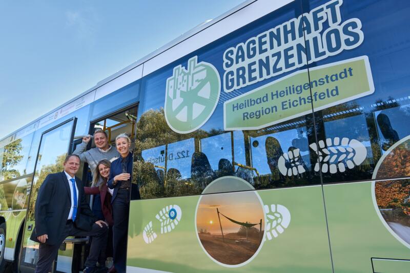 v.l.n.r. Marcel Gunkel (EW Bus), Christoph Günther (HVE Eichsfeld Touristik e.V.), Sarah Kaufung (EW) und Jeannette Löser (Geschäftsstelle 122. Deutscher Wandertag 2024)